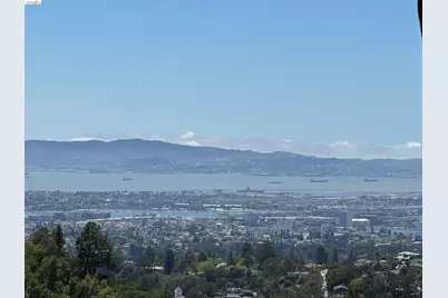 6153 Girvin Dr, Oakland, CA 94611 - Photo 10