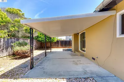 1017 Island Dr, Alameda, CA 94502 - Photo 16