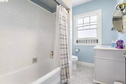 647 Beacon St, Oakland, CA 94610 - Photo 32