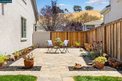 1047 Rolling Woods Way, Concord, CA 94521 - Photo 22
