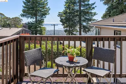 98 Fairlawn Dr, Berkeley, CA 94708 - Photo 32