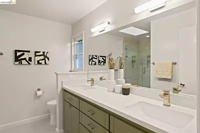 38 Drake Ln, Oakland, CA 94611 - Photo 22