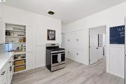2049 Rutherford St, Oakland, CA 94601 - Photo 14