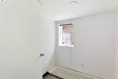 2049 Rutherford St, Oakland, CA 94601 - Photo 32