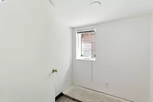 2049 Rutherford St, Oakland, CA 94601 - Photo 32