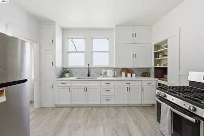 2049 Rutherford St, Oakland, CA 94601 - Photo 12