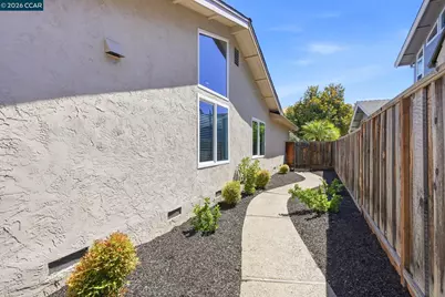 723 Navaronne Way, Concord, CA 94518 - Photo 38