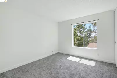 955 Shorepoint Ct #208, Alameda, CA 94501 - Photo 16