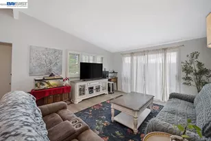 3637 Centinella Dr, North Highlands, CA 95660 - Photo 10