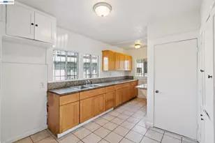 5775 Adeline St, Oakland, CA 94608 - Photo 12