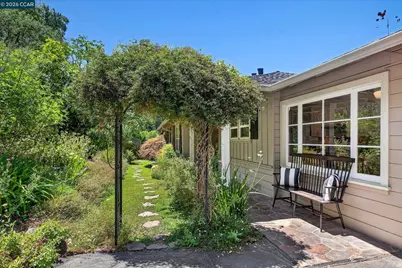 229 Manzanita Dr, Orinda, CA 94563 - Photo 2