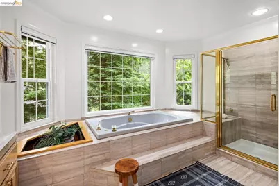 6685 Shepherd Canyon Rd, Oakland, CA 94611 - Photo 44