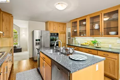 6685 Shepherd Canyon Rd, Oakland, CA 94611 - Photo 12
