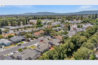 2090 Coolidge Dr, Santa Clara, CA 95051 - Photo 30