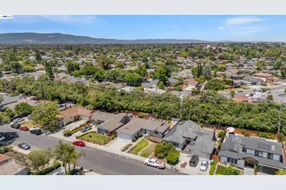 2090 Coolidge Dr, Santa Clara, CA 95051 - Photo 32