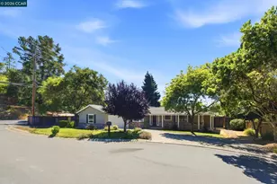 7 El Corte, Orinda, CA 94563 - Photo 2