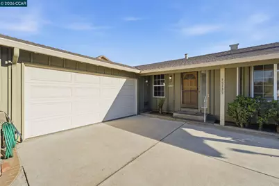 35135 Charmwood Ct, Newark, CA 94560 - Photo 4