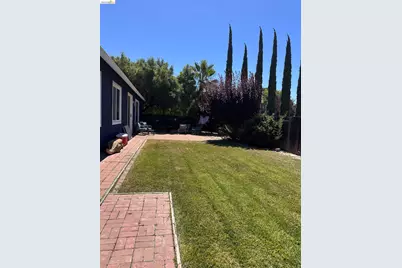 229 Millbrook Dr, Pittsburg, CA 94565 - Photo 2