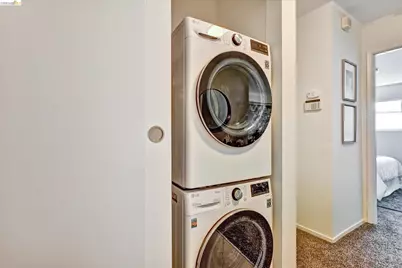 425 Orange St #202, Oakland, CA 94610 - Photo 30