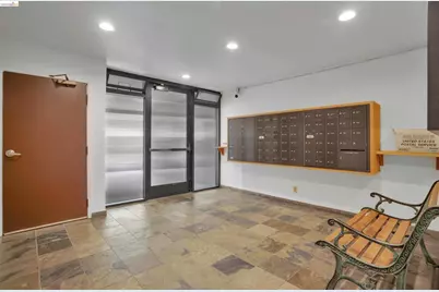 425 Orange St #202, Oakland, CA 94610 - Photo 2