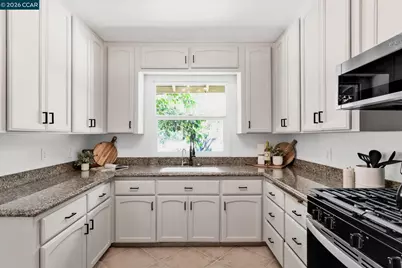 2072 Chalomar Rd, Concord, CA 94518 - Photo 10