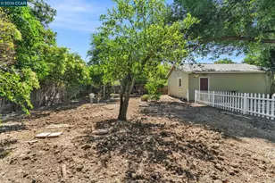 2072 Chalomar Rd, Concord, CA 94518 - Photo 36