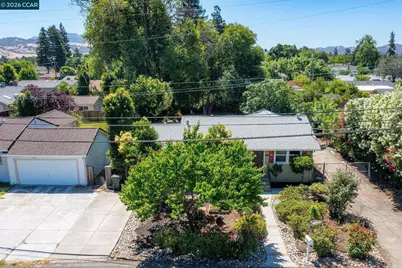 2072 Chalomar Rd, Concord, CA 94518 - Photo 40