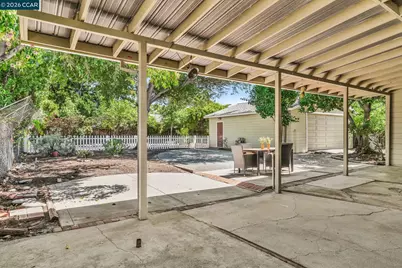 2072 Chalomar Rd, Concord, CA 94518 - Photo 28