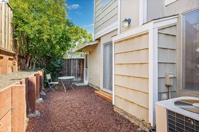 7552 Silvertree Ln #25, Dublin, CA 94568 - Photo 20