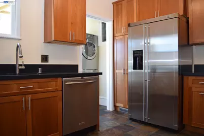 2860 Jackson St, Alameda, CA 94501 - Photo 12