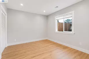 3035 Logan St, Oakland, CA 94601 - Photo 12