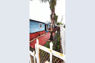 8600 Seneca, Oakland, CA 94605 - Photo 4