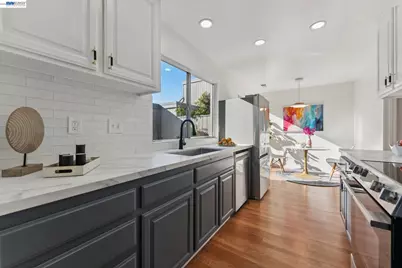 1034 Trellis Ln, Alameda, CA 94502 - Photo 12