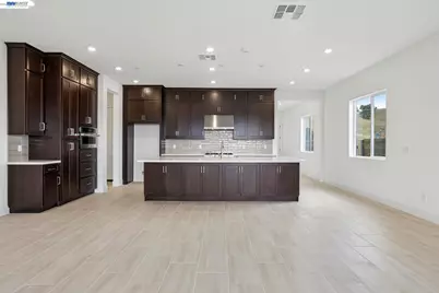 1095 Riverbend Drive, Brentwood, CA 94513 - Photo 12