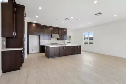 1095 Riverbend Drive, Brentwood, CA 94513 - Photo 6