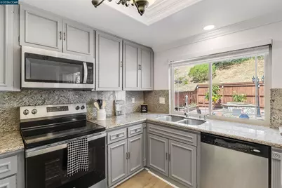 1243 Fairway Dr, Richmond, CA 94803 - Photo 18