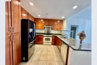 423 7th Street #313, Oakland, CA 94607 - Photo 8