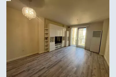 423 7th Street #313, Oakland, CA 94607 - Photo 2