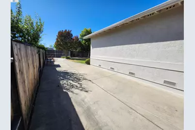 18775 Cavendish Dr, Castro Valley, CA 94552 - Photo 14