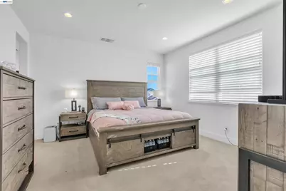 542 Datura Dr, Vacaville, CA 95687 - Photo 14