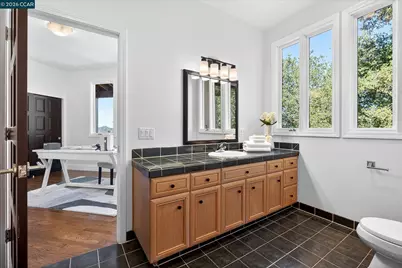 1 Gardiner Ct, Orinda, CA 94563 - Photo 38
