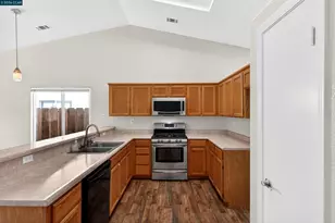 4968 Kimball Hill Cir, Stockton, CA 95210 - Photo 8