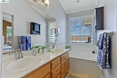 263 Fairmont Lane, Tracy, CA 95376 - Photo 34