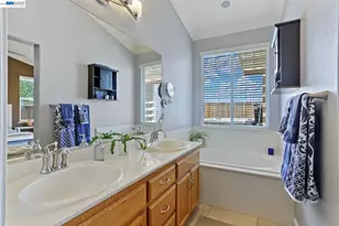 263 Fairmont Ln, Tracy, CA 95376 - Photo 34