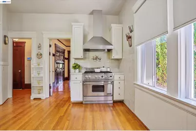 2056 Santa Clara Ave, Alameda, CA 94501 - Photo 14