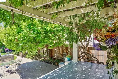 2056 Santa Clara Ave, Alameda, CA 94501 - Photo 24