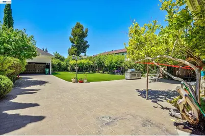 2056 Santa Clara Ave, Alameda, CA 94501 - Photo 32
