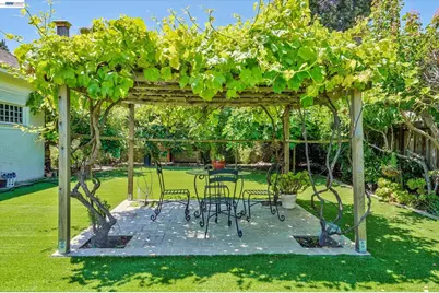 2056 Santa Clara Ave, Alameda, CA 94501 - Photo 26