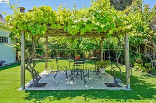 2056 Santa Clara Ave, Alameda, CA 94501 - Photo 26