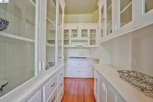2056 Santa Clara Ave, Alameda, CA 94501 - Photo 12